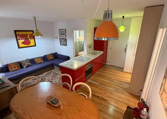 Tiny Place Loud Fun Street Апартаменты